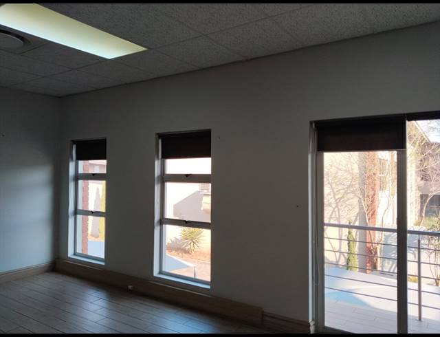120M² OFFICE TO LET IN MELODIE